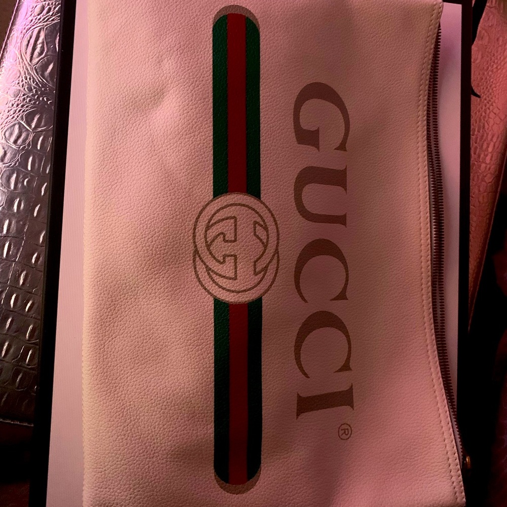 Gucci clutch cream xl pouch authentic nwt